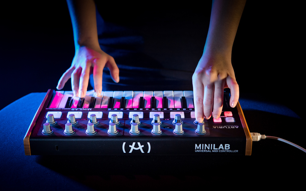 Arturia Minilab Black Edition