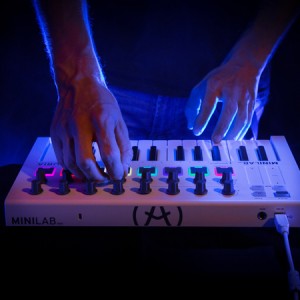 25 Note Controller Keyboard with Bundled Software